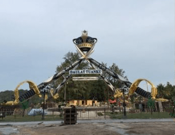 马来西亚城市不锈钢皇冠雕塑