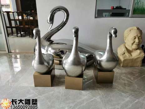 上海私人别墅不锈钢天鹅