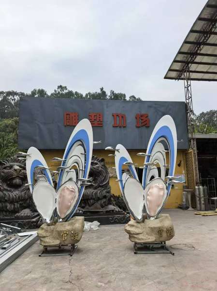 服务区不锈钢雕塑