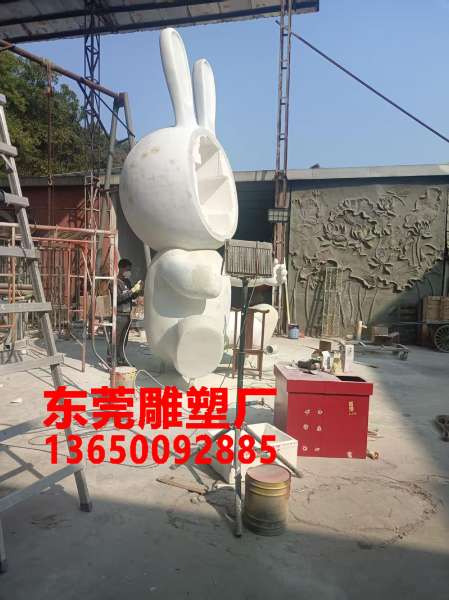 小白兔透光雕塑